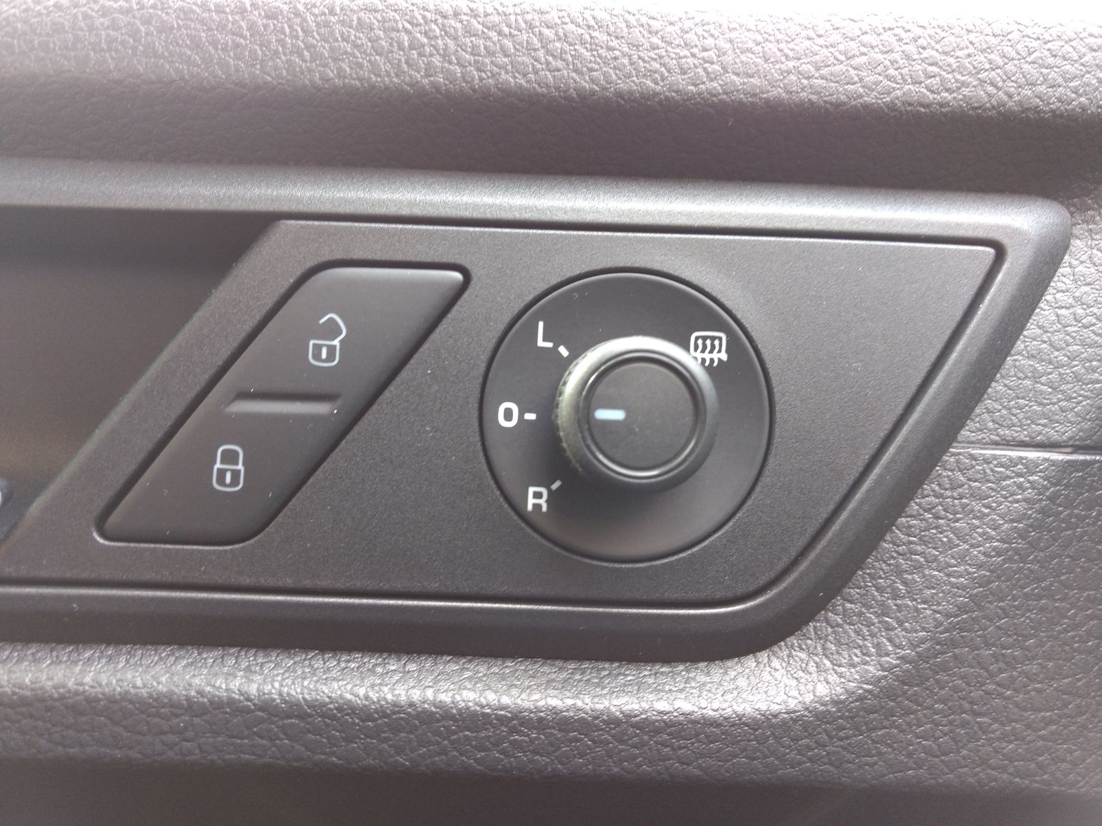 Schalter beheizbare Außenspiegel des VW Caddy - VW Caddy