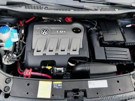 Jetzt mit originaler VW-Marderschutzanlge ausgerüstet: K&K M4700B aus dem Volkswagen-Zubehör-Programm, vom VW-Nutzfahrzeuge-Service eingebaut. Große Enttäuschung über die "optik" bei der Abholung. Ich hoffe sie wirkt wenigstens...