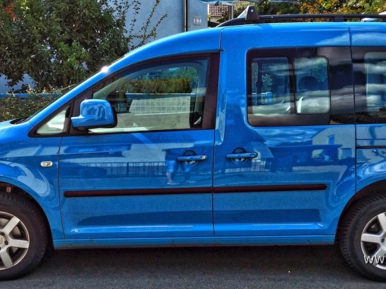 VW Caddy blau